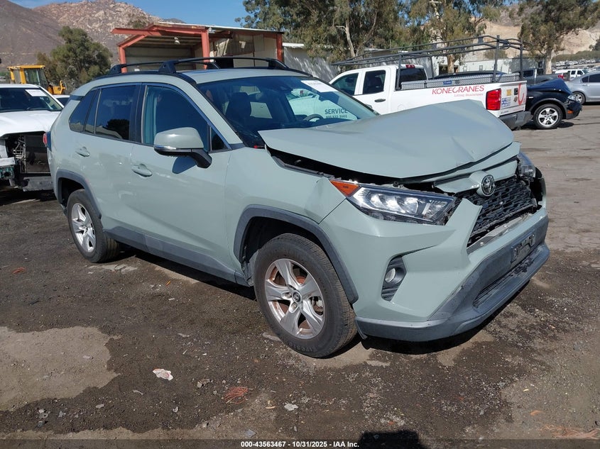 TOYOTA RAV4 XLE
