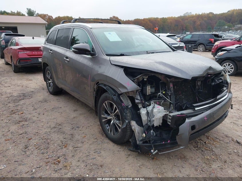 TOYOTA HIGHLANDER XLE V6