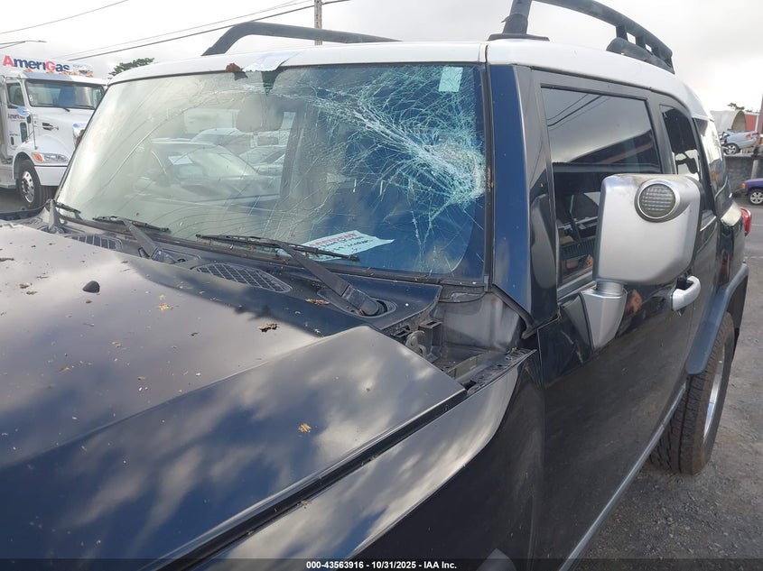 2007 Toyota Fj Cruiser VIN: JTEZU11F270018543 Lot: 43563916