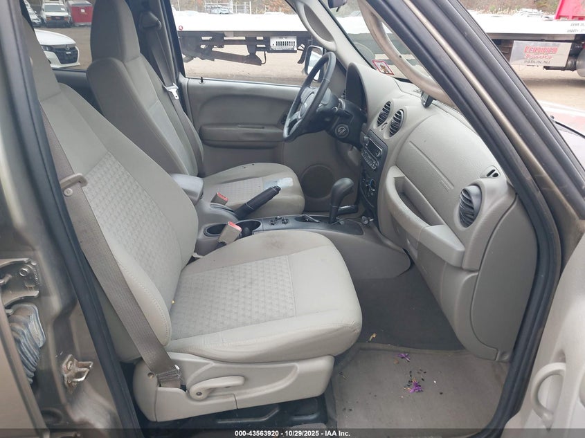 1J4GL48K17W703532 2007 JEEP LIBERTY (NORTH AMERICA) photo no. 5