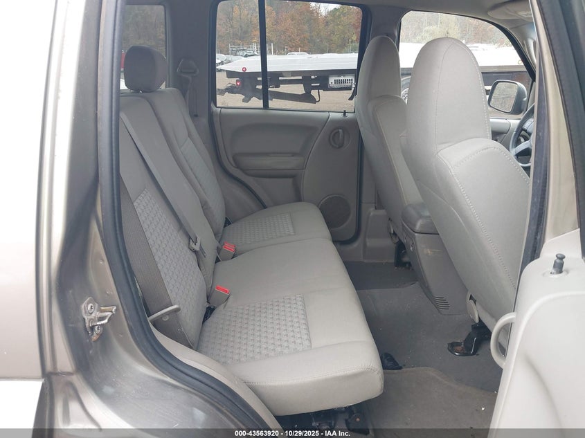 1J4GL48K17W703532 2007 JEEP LIBERTY (NORTH AMERICA) photo no. 8