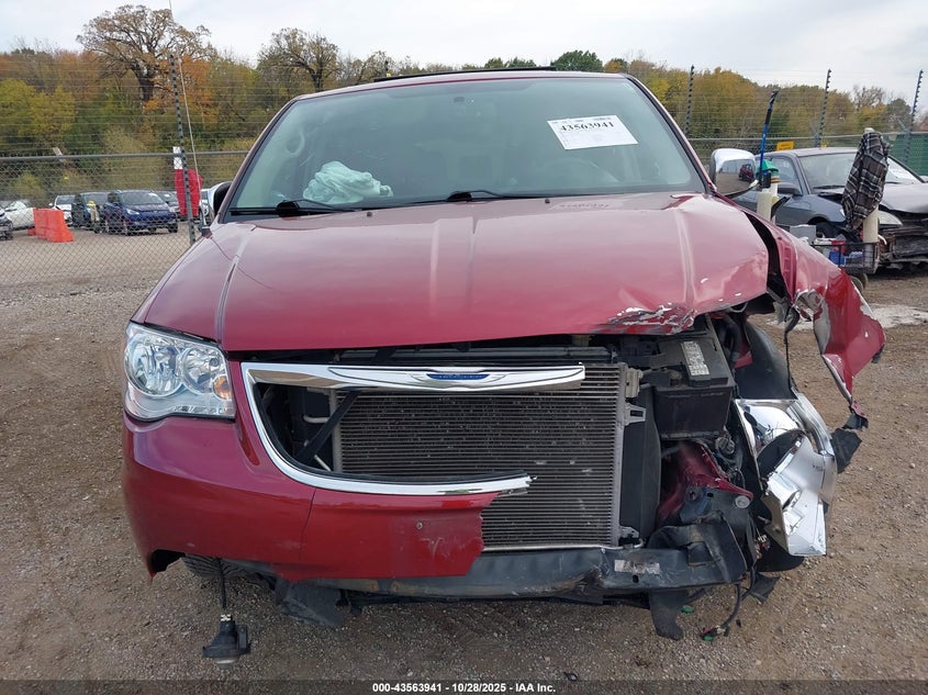 2015 Chrysler Town & Country Touring-L VIN: 2C4RC1CG5FR584164 Lot: 43563941