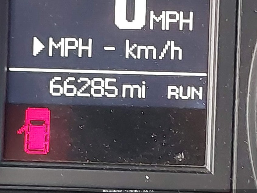 2015 Chrysler Town & Country Touring-L VIN: 2C4RC1CG5FR584164 Lot: 43563941