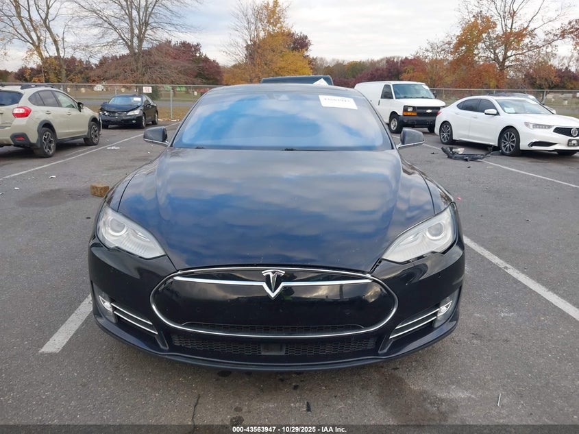 2015 Tesla Model S 70D/85D/P85D VIN: 5YJSA1E20FF117996 Lot: 43563947