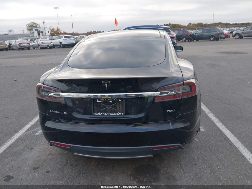 2015 Tesla Model S 70D/85D/P85D VIN: 5YJSA1E20FF117996 Lot: 43563947