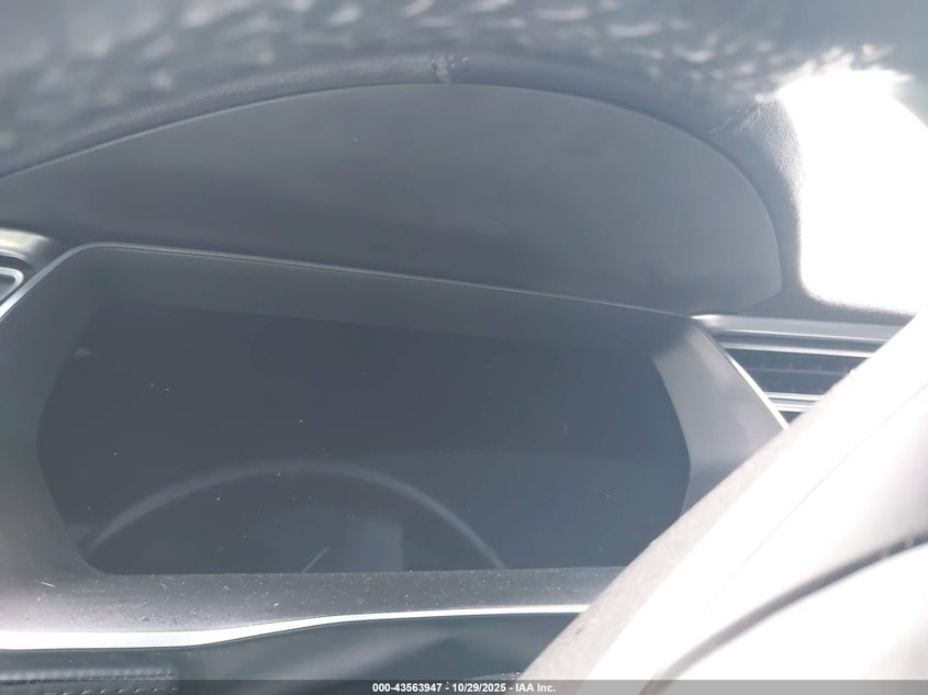 2015 Tesla Model S 70D/85D/P85D VIN: 5YJSA1E20FF117996 Lot: 43563947