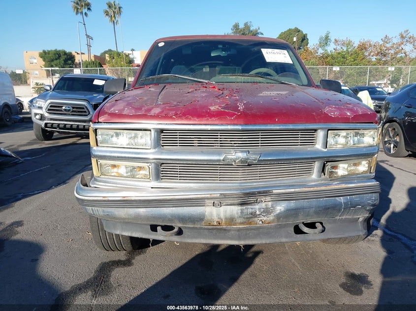 1996 Chevrolet Suburban K1500 VIN: 3GNFK16R9TG163690 Lot: 43563978