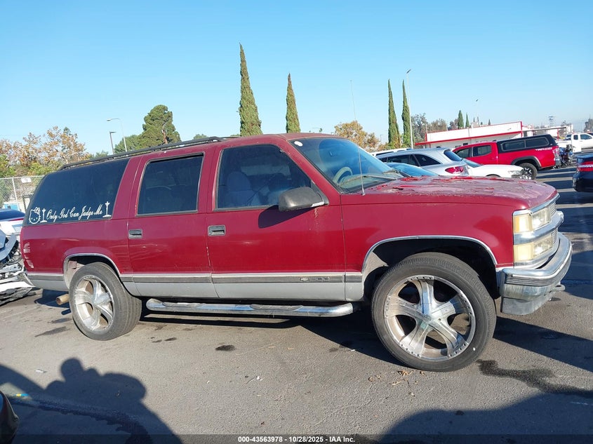 1996 Chevrolet Suburban K1500 VIN: 3GNFK16R9TG163690 Lot: 43563978