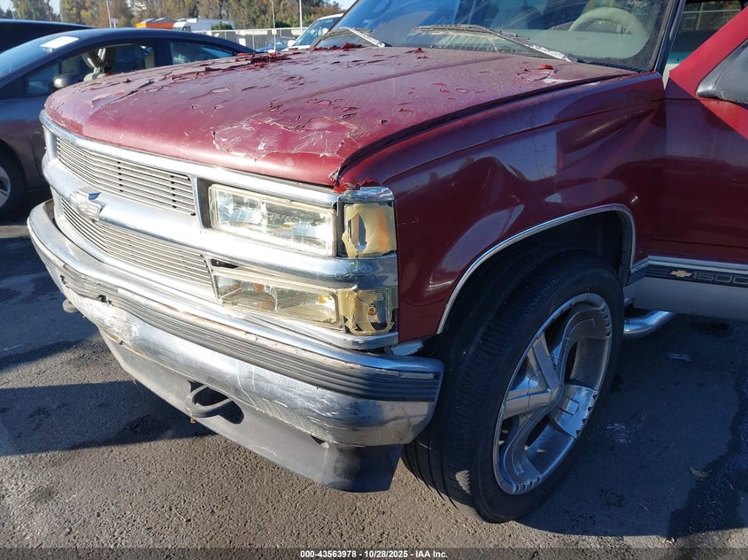 1996 Chevrolet Suburban K1500 VIN: 3GNFK16R9TG163690 Lot: 43563978