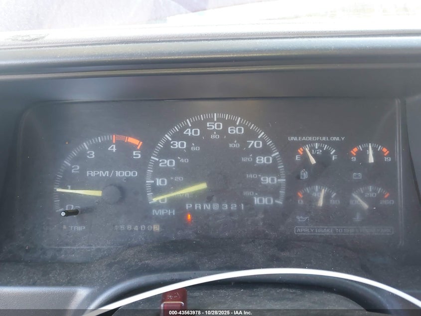 1996 Chevrolet Suburban K1500 VIN: 3GNFK16R9TG163690 Lot: 43563978