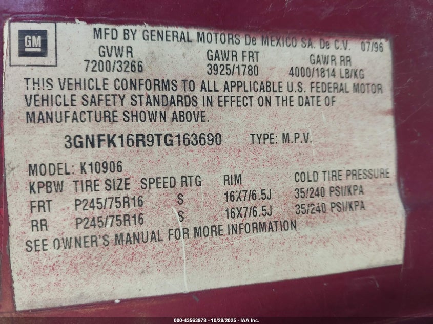 1996 Chevrolet Suburban K1500 VIN: 3GNFK16R9TG163690 Lot: 43563978