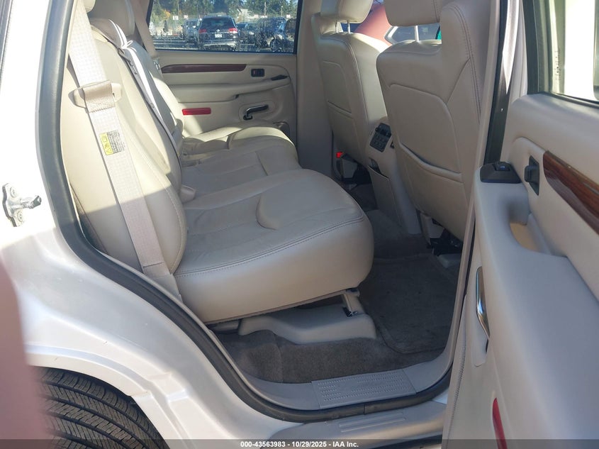 2004 Cadillac Escalade Standard VIN: 1GYEK63N54R217727 Lot: 43563983