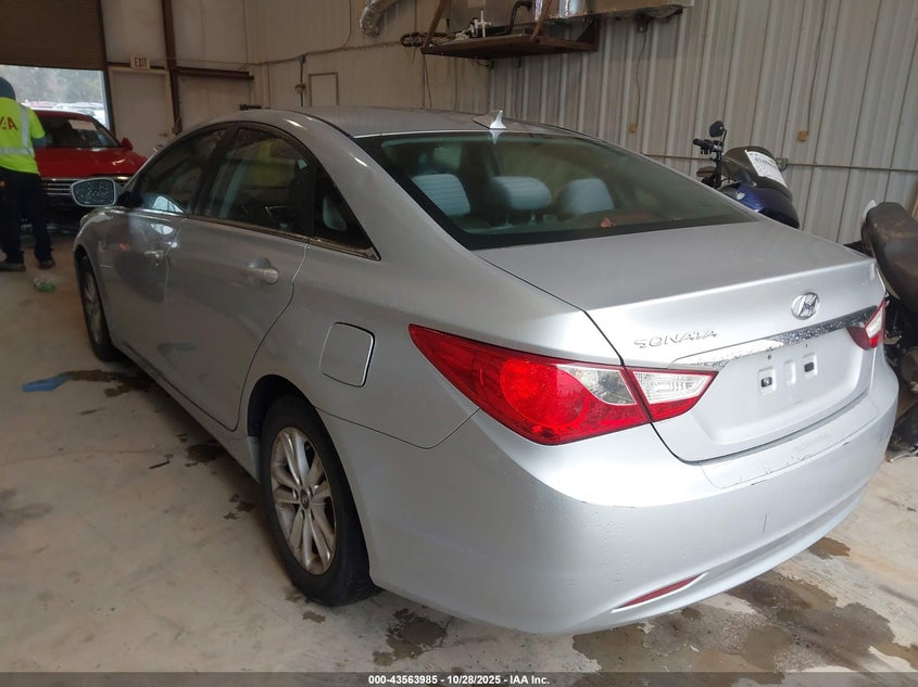 2013 HYUNDAI SONATA GLS 5NPEB4AC2DH683361