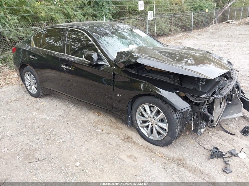 INFINITI Q50 PREMIUM