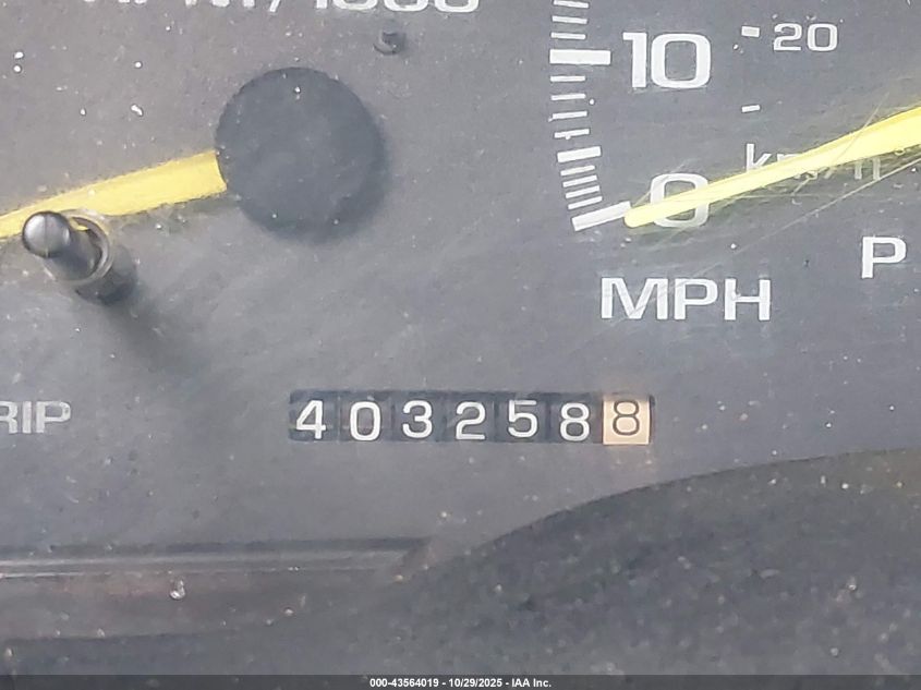 1998 Chevrolet C1500 Fleetside VIN: 2GCEC19M0W1264583 Lot: 43564019