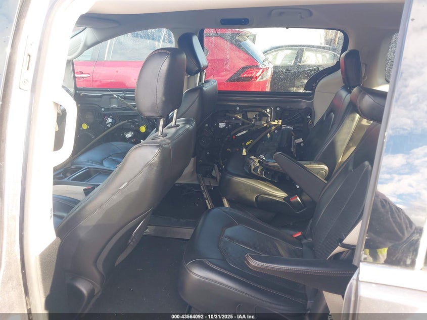 2019 Chrysler Pacifica Touring L VIN: 2C4RC1BG1KR625112 Lot: 43564092