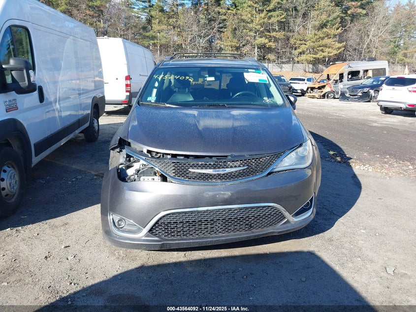 2019 Chrysler Pacifica Touring L VIN: 2C4RC1BG1KR625112 Lot: 43564092
