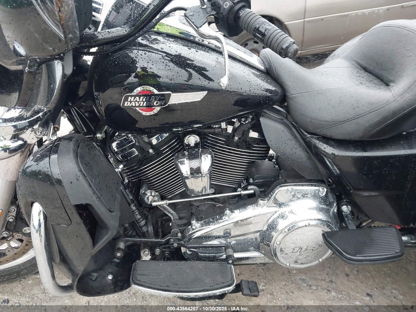 2022 Harley-Davidson Flhtcutg VIN: 1HD1MAF14NB858368 Lot: 43564207