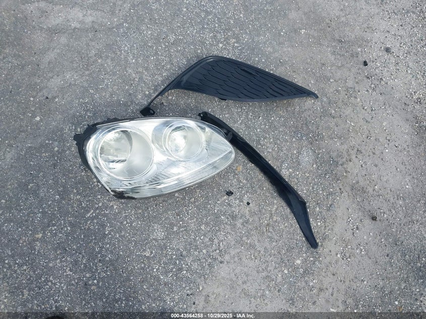 2007 Volkswagen Rabbit 4-Door VIN: WVWCR71K77W131185 Lot: 43564258