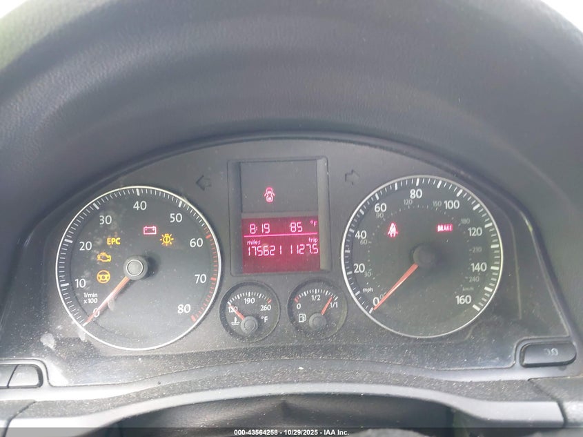 2007 Volkswagen Rabbit 4-Door VIN: WVWCR71K77W131185 Lot: 43564258