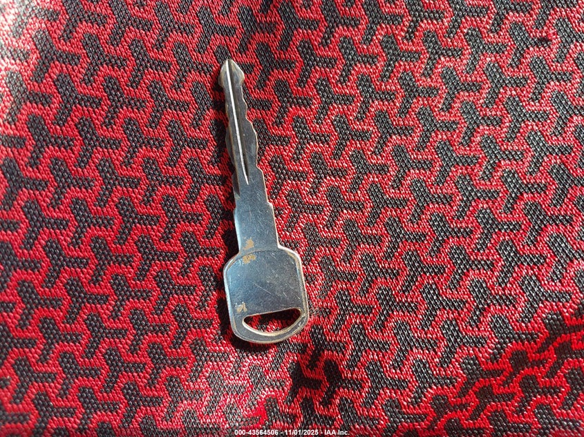 2006 GMC Yukon Slt VIN: 1GKEC13Z86R141064 Lot: 43564506