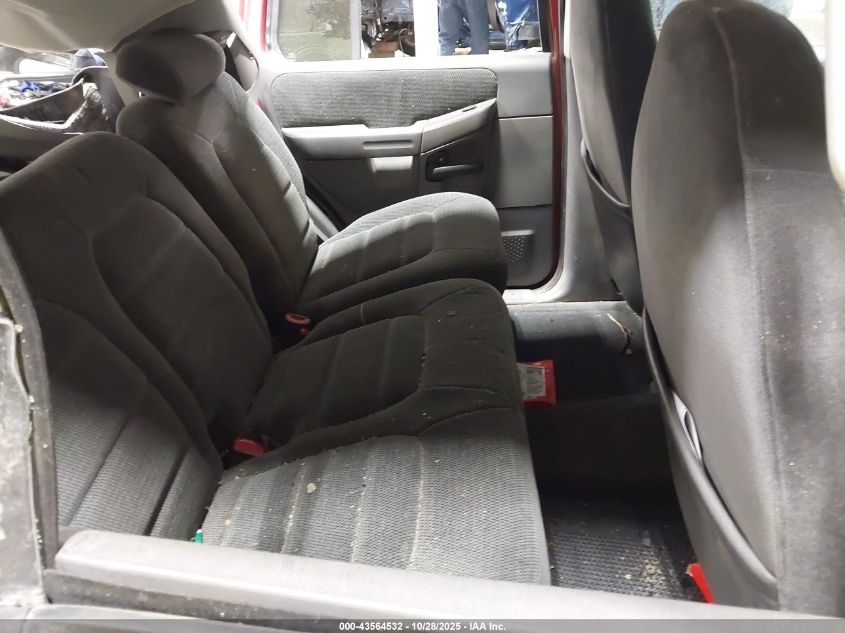 2002 Ford Explorer Xlt VIN: 1FMZU73E12UA04366 Lot: 43564532