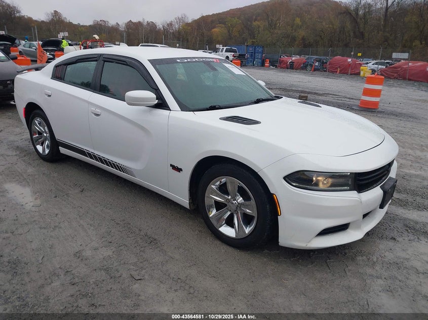 DODGE CHARGER SXT RWD