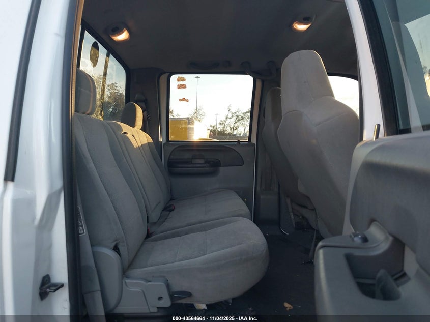 2004 Ford F-250 Lariat/Xl/Xlt VIN: 1FTNW21L34EB37371 Lot: 43564664