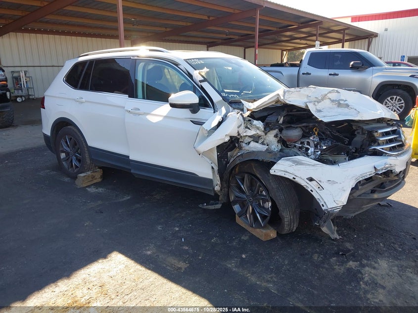 VOLKSWAGEN TIGUAN 2.0T SE