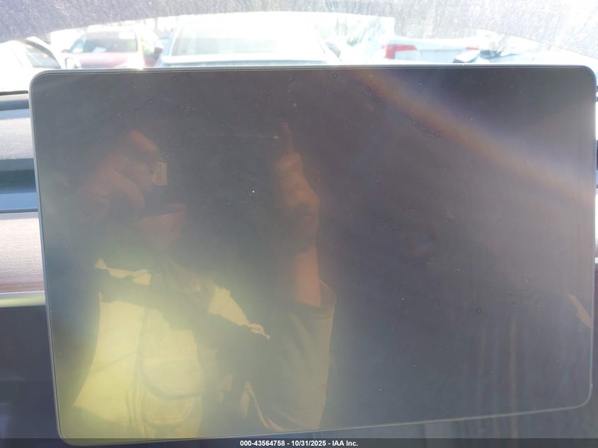 2021 Tesla Model Y Long Range Dual Motor All-Wheel Drive VIN: 5YJYGAEE7MF270780 Lot: 43564758