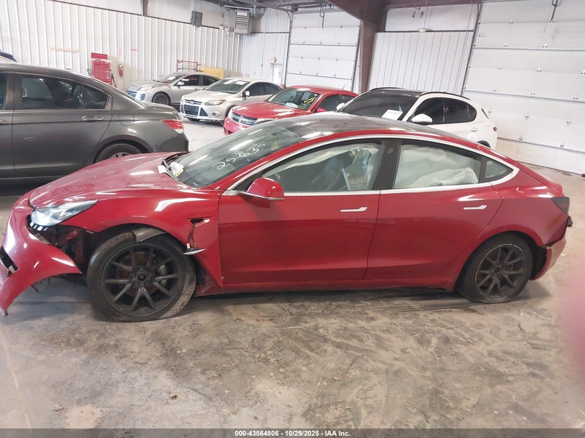 2018 Tesla Model 3 Long Range/Performance VIN: 5YJ3E1EB8JF054521 Lot: 43564806