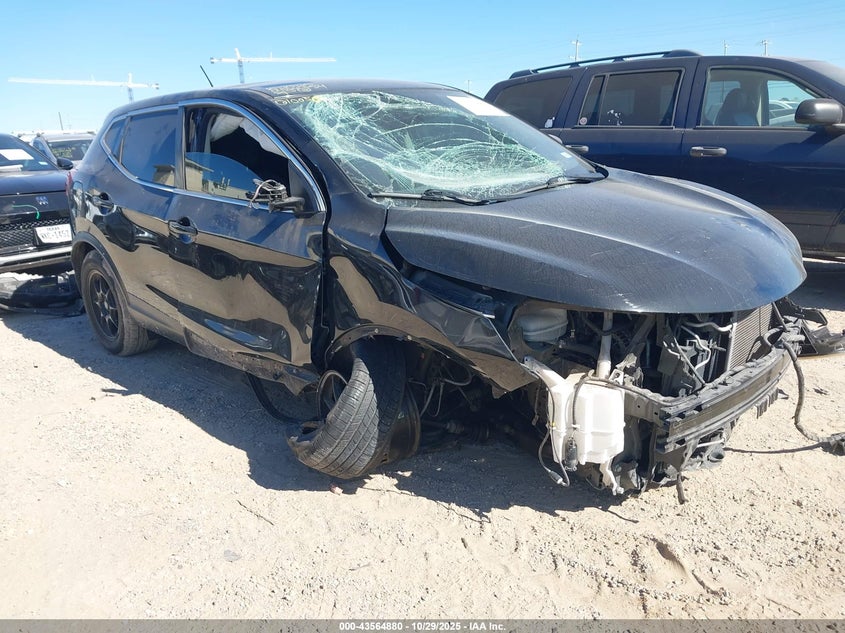 NISSAN ROGUE SPORT S