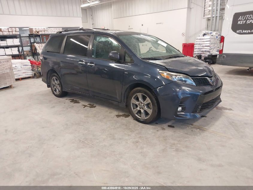 TOYOTA SIENNA SE
