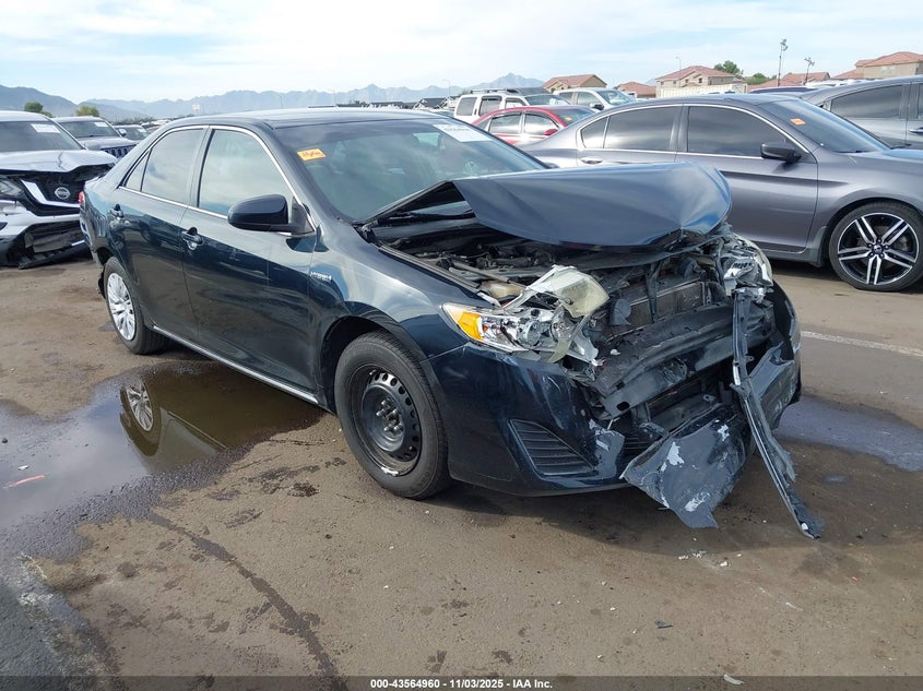 TOYOTA CAMRY HYBRID LE