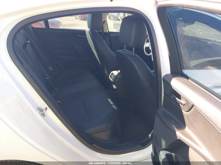 2017 Jaguar Xe 25T Premium VIN: SAJAD4BG4HA951397 Lot: 43564976