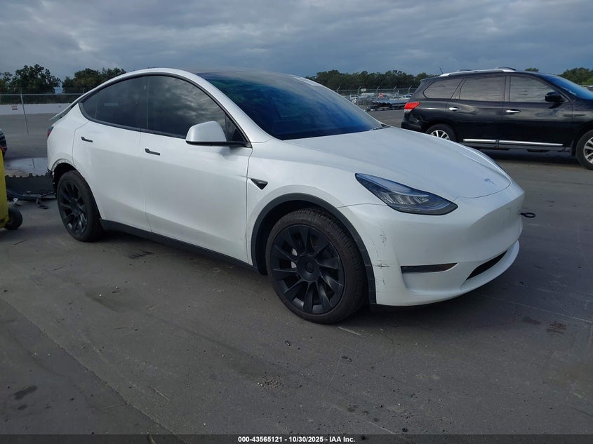TESLA MODEL Y LONG RANGE DUAL MOTOR ALL-WHEEL DRIVE