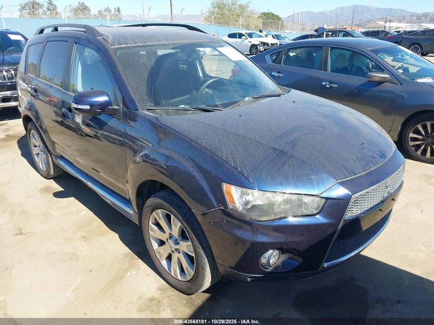 MITSUBISHI OUTLANDER SE