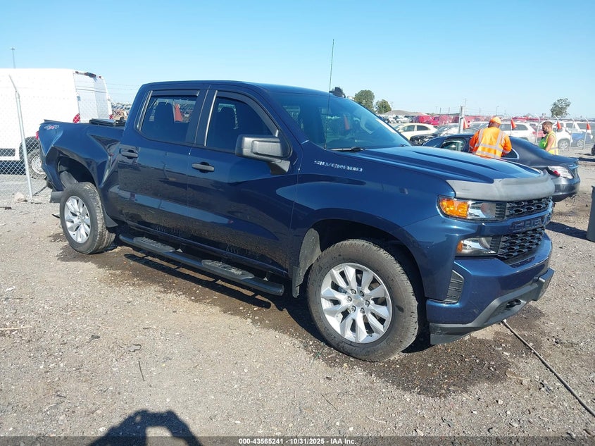 CHEVROLET SILVERADO 1500 4WD SHORT BED CUSTOM