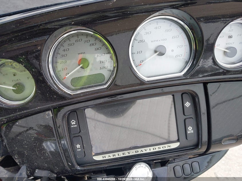 2017 Harley-Davidson Flhxs Street Glide Special VIN: 1HD1KRC13HB642704 Lot: 43565285