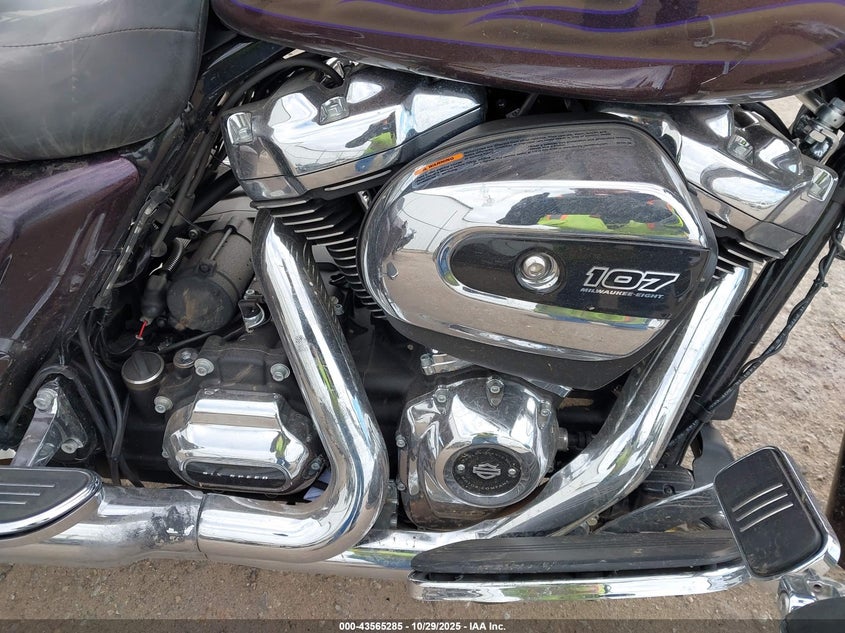 2017 Harley-Davidson Flhxs Street Glide Special VIN: 1HD1KRC13HB642704 Lot: 43565285