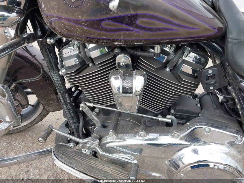 2017 Harley-Davidson Flhxs Street Glide Special VIN: 1HD1KRC13HB642704 Lot: 43565285