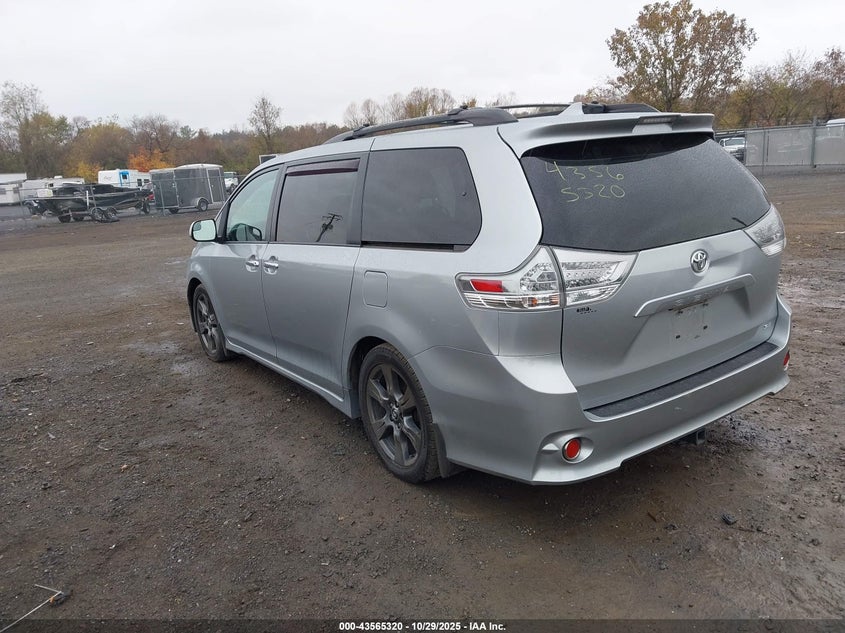 5TDXZ3DC6KS966704 2019 TOYOTA SIENNA photo no. 3