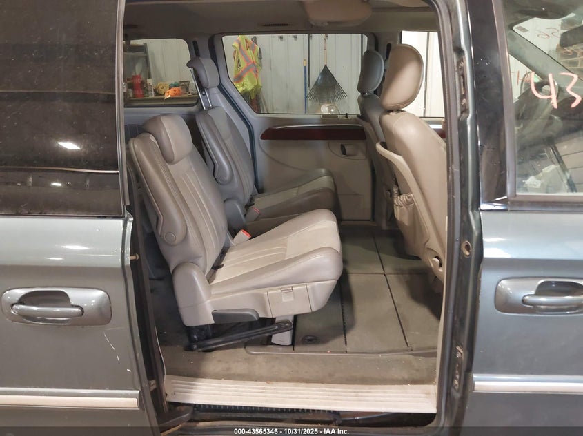 2007 Chrysler Town & Country Touring VIN: 2A4GP54L37R233103 Lot: 43565346