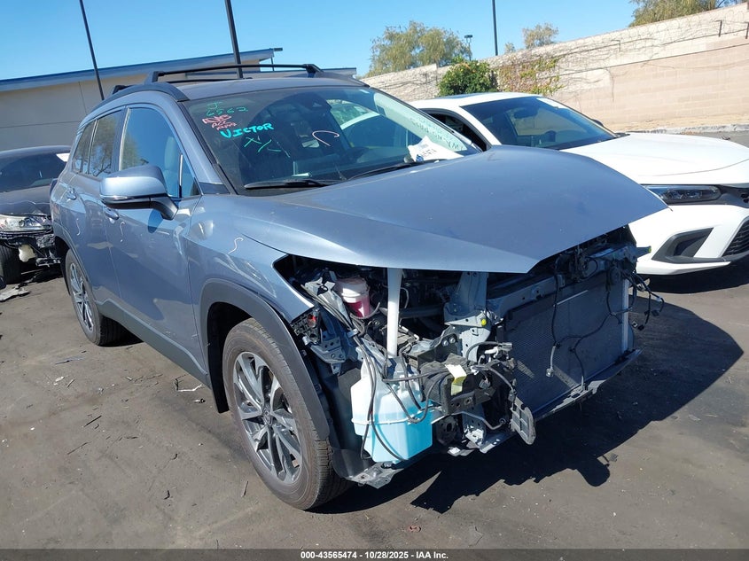 TOYOTA COROLLA CROSS XLE