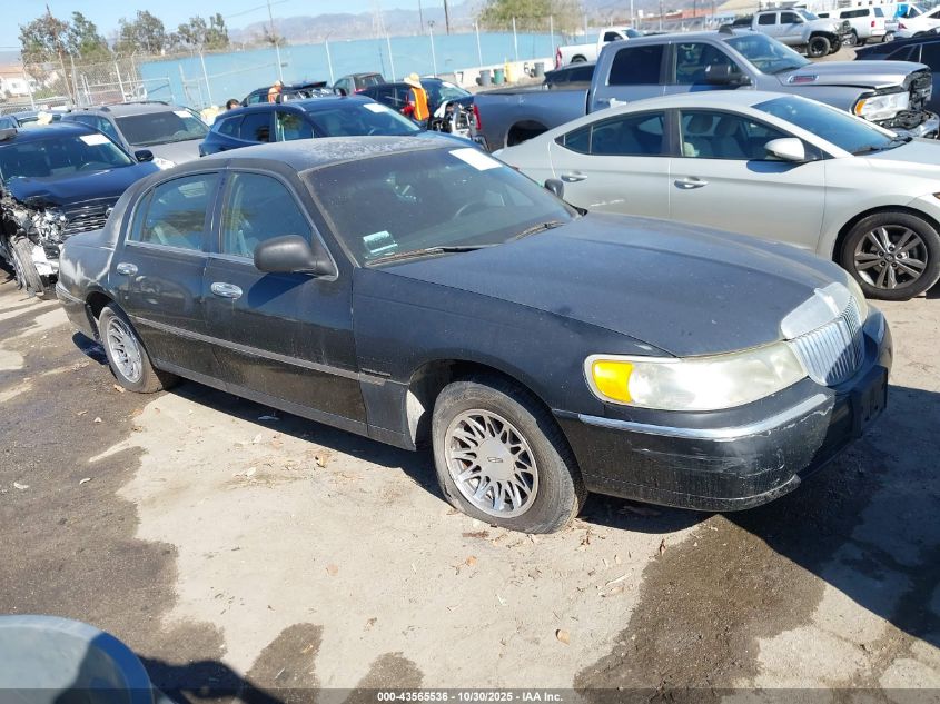 2002 Lincoln Town Car Signature