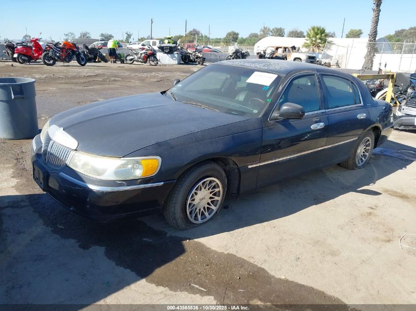 2002 Lincoln Town Car Signature