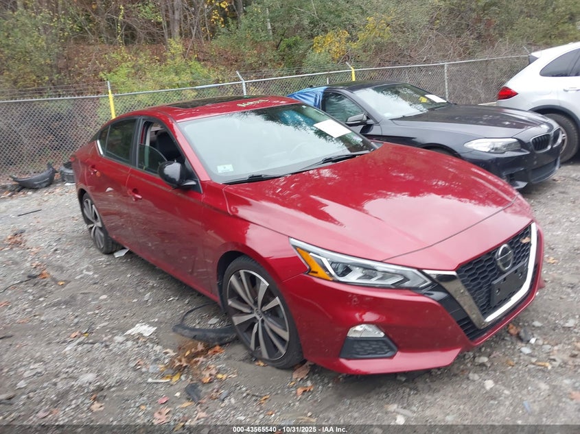 NISSAN ALTIMA SR FWD