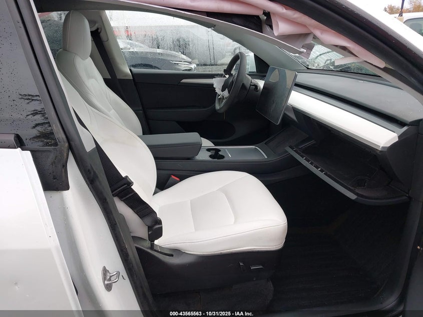 2023 Tesla Model Y Awd/Long Range Dual Motor All-Wheel Drive VIN: 7SAYGDEE9PF630169 Lot: 43565563
