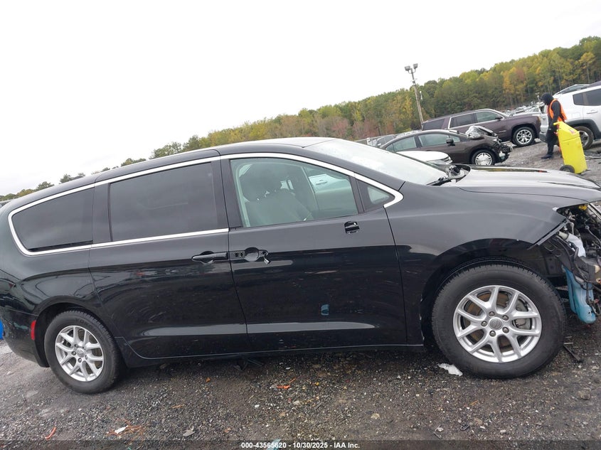 2017 Chrysler Pacifica Touring VIN: 2C4RC1DG3HR655072 Lot: 43565620