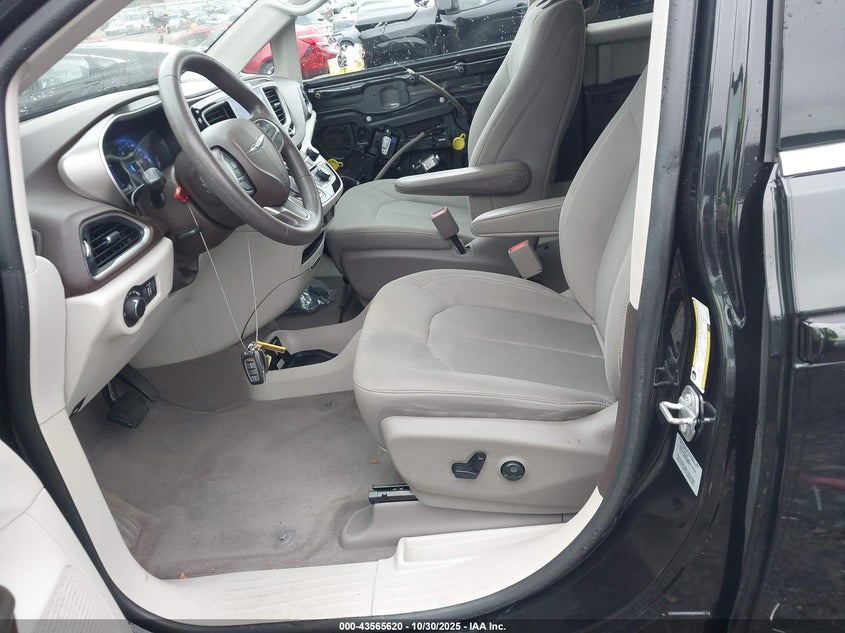 2C4RC1DG3HR655072 2017 CHRYSLER PACIFICA photo no. 5